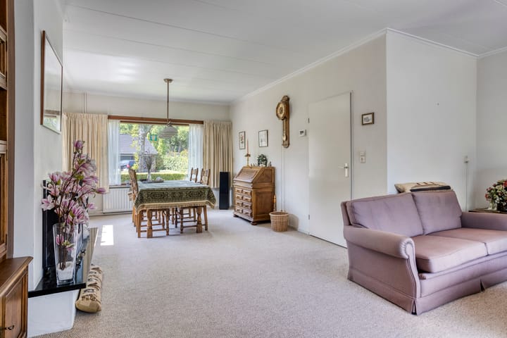 Foto 4 van A.van Burenlaan 3