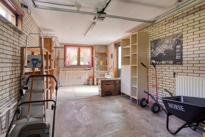 Foto 30 van A.van Burenlaan 3