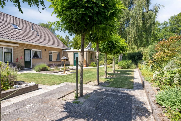 Foto 33 van A.van Burenlaan 3