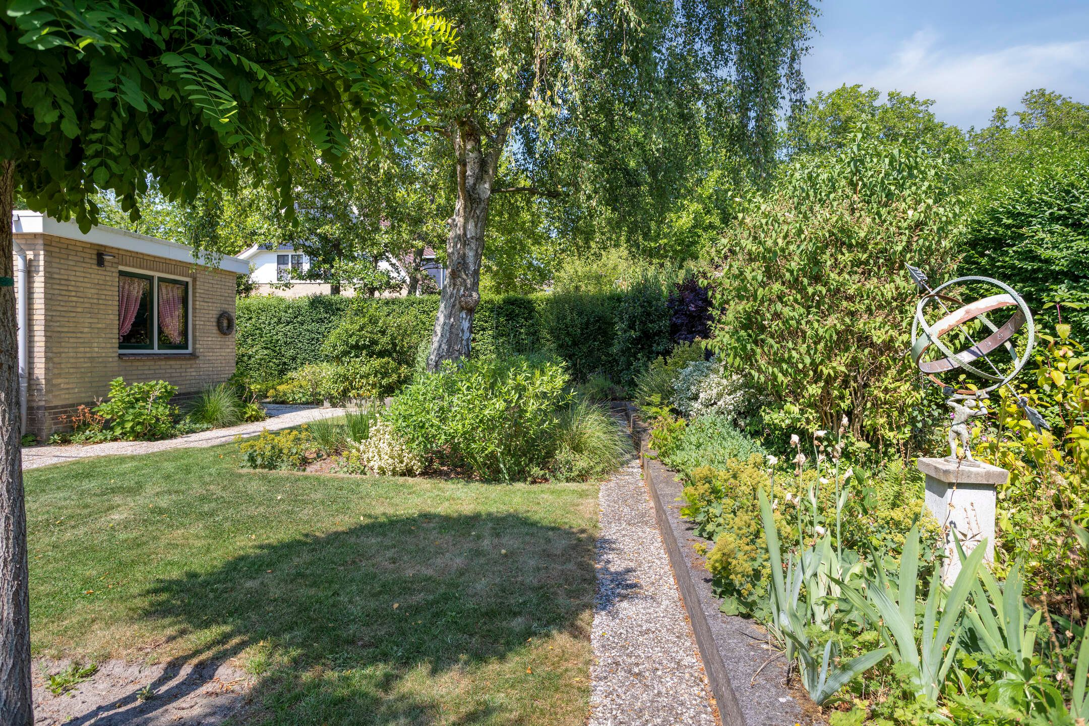 Foto 36 van A.van Burenlaan 3