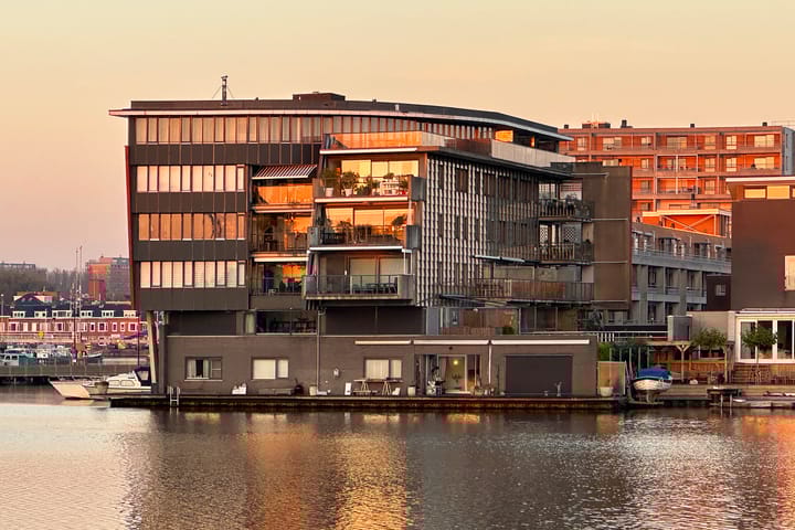 Justpier 112