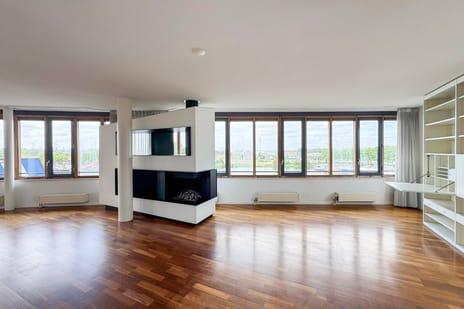 Justpier 112 secondary image