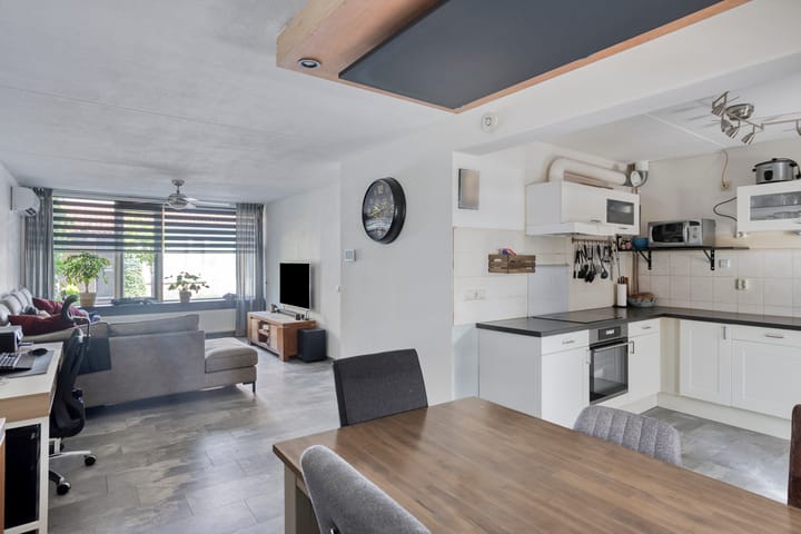 Foto 11 van Brederostraat 15