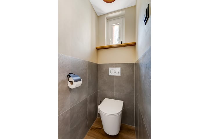 Foto 5 van Bredaseweg 1