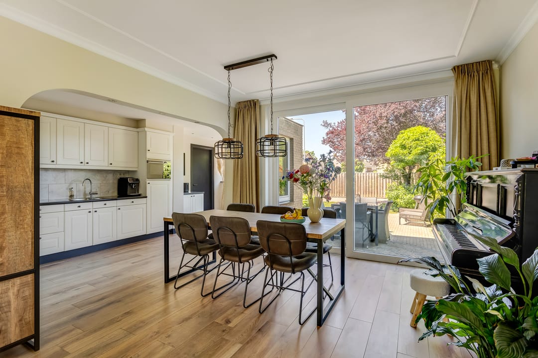 Foto 11 van Bredaseweg 1