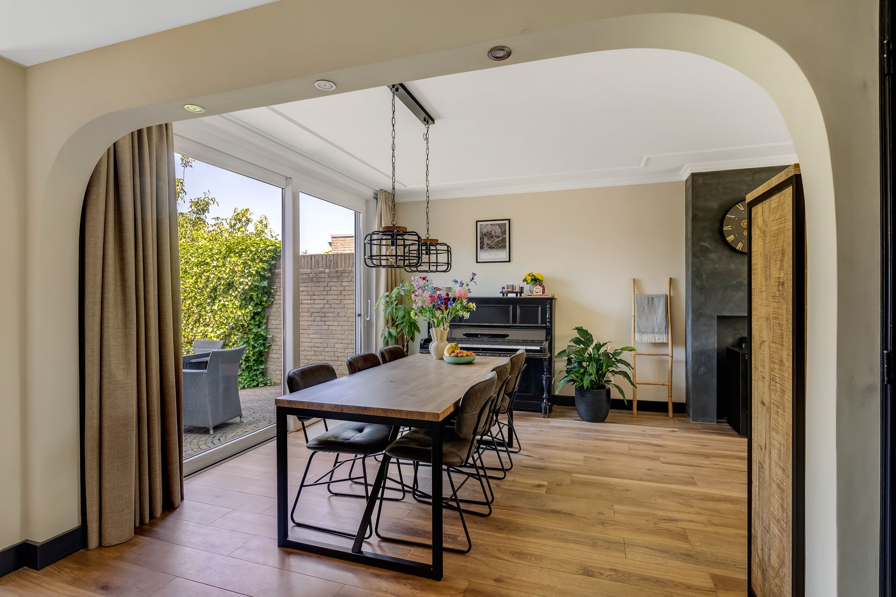 Foto 12 van Bredaseweg 1