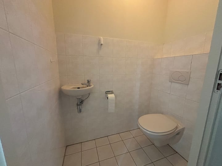 Photo 10 of Grotestraat 211-B