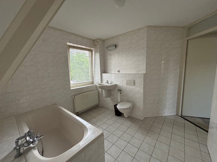 Photo 13 of Grotestraat 211-B