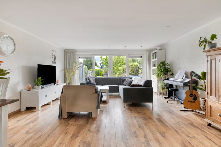 Foto 10 van Hage Weer 26-E