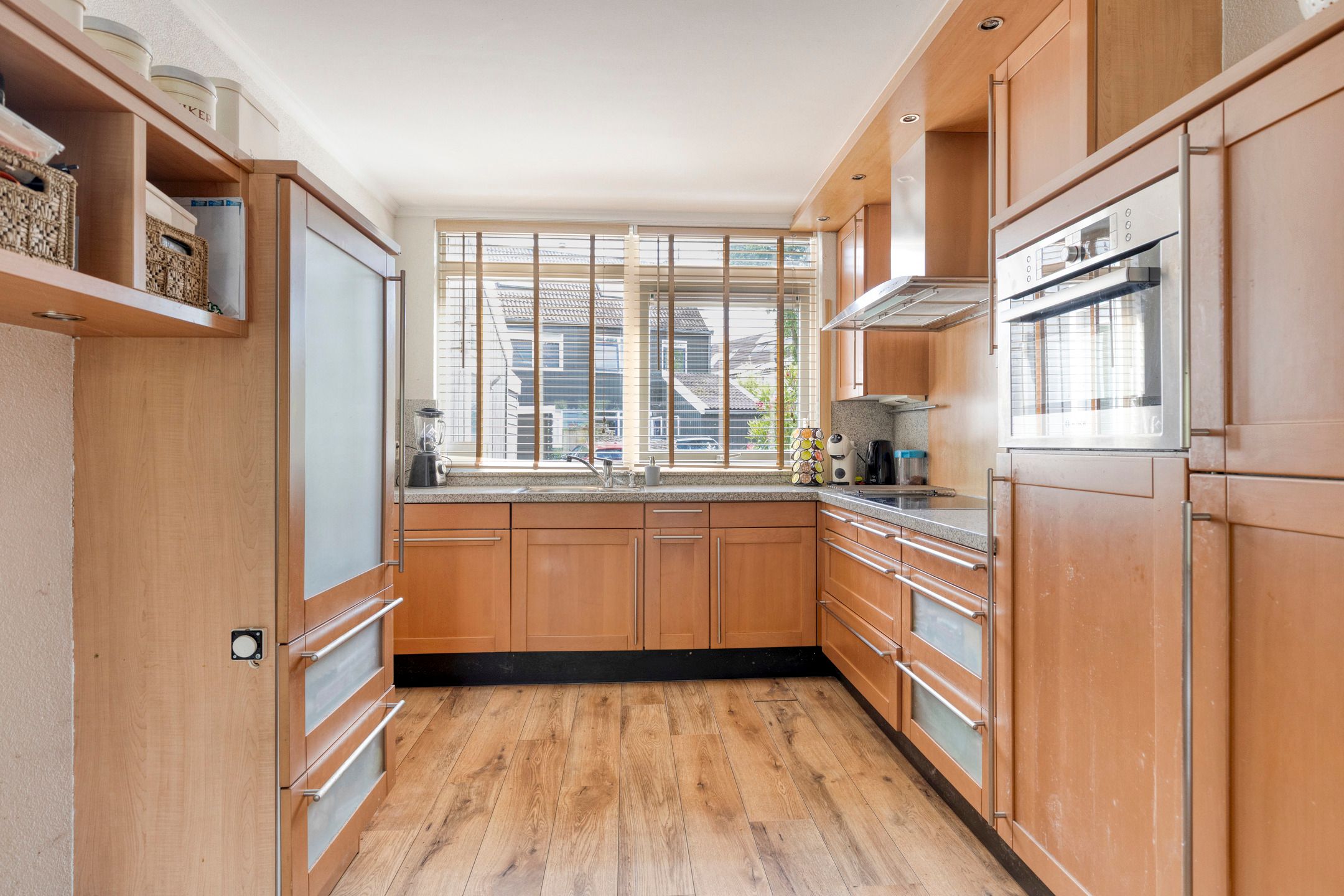 Photo 3 of Hage Weer 26-E