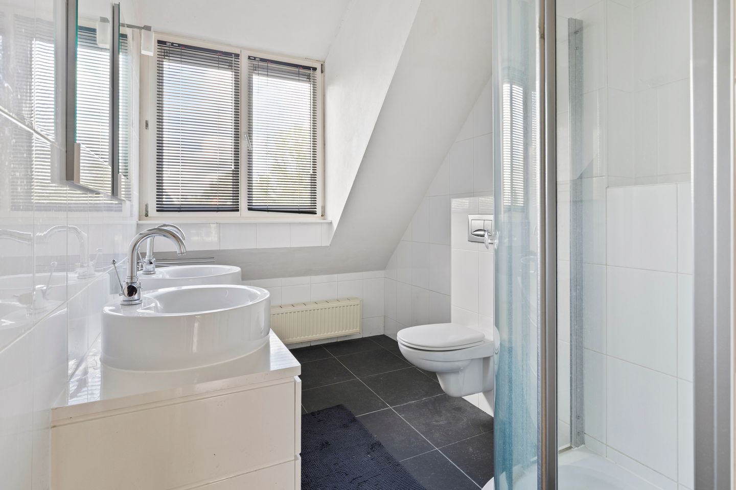 Photo 20 of Hage Weer 26-E