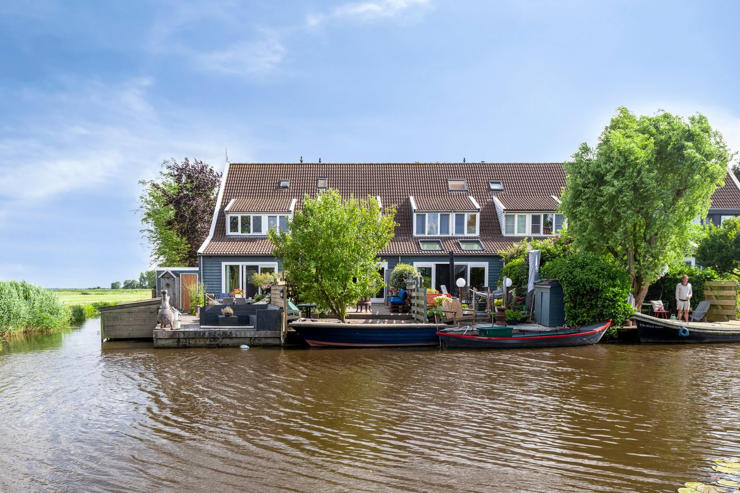 Photo 35 of Hage Weer 26-E