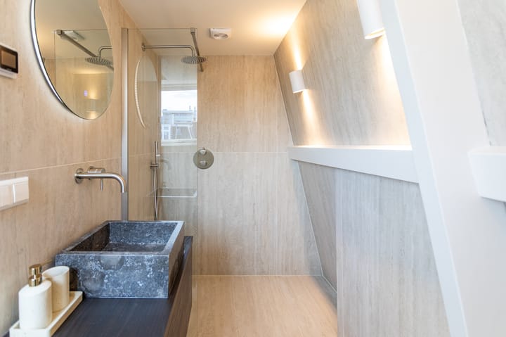 Photo 17 of Van Loostraat 12-B