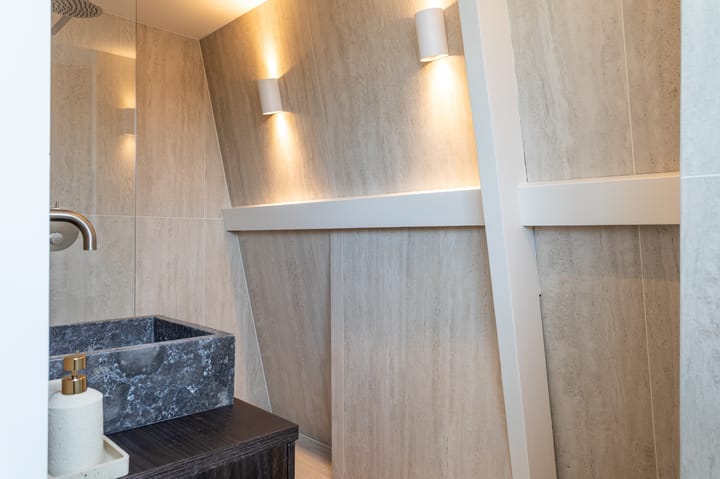 Photo 18 of Van Loostraat 12-B