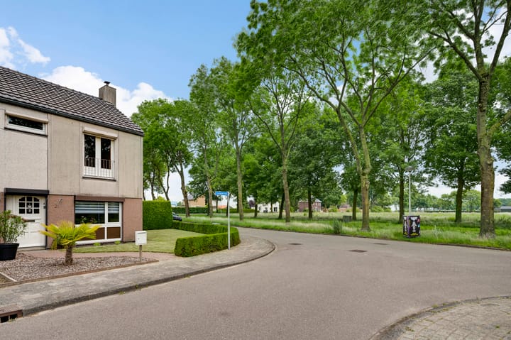 Photo 36 of Europastraat 31