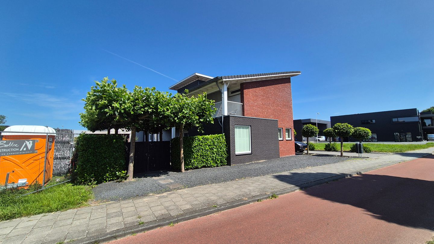 Bekijk foto 4 van Volta 3