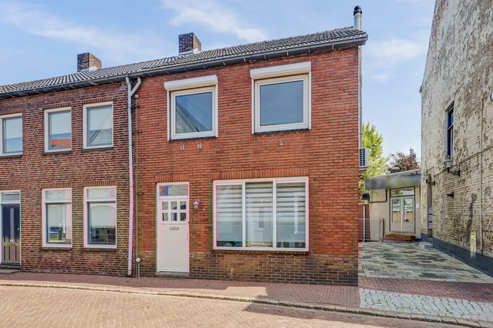 Foto 28 van Maasstraat 4