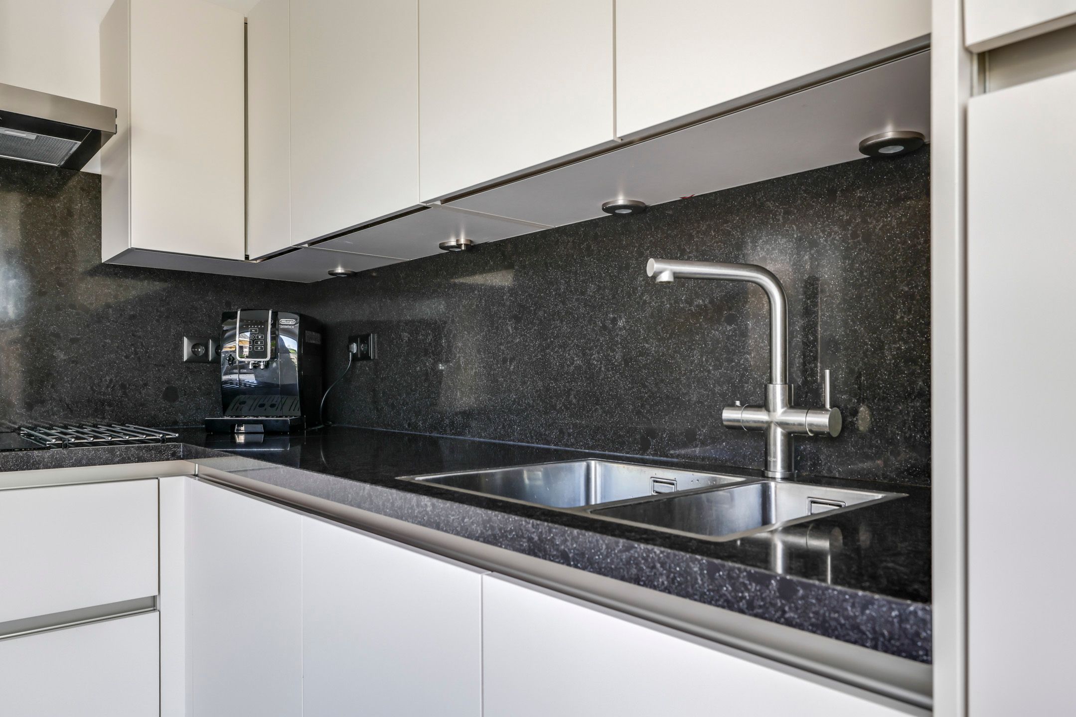 Foto 24 van Sadatstraat 12