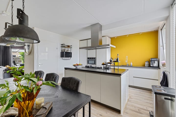 Foto 2 van Tichelkampen 30