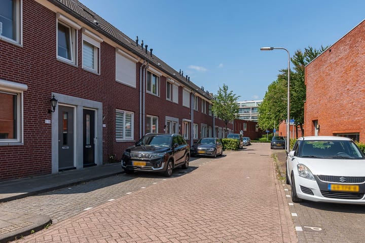 Foto 43 van Robert Fruinstraat 1-10