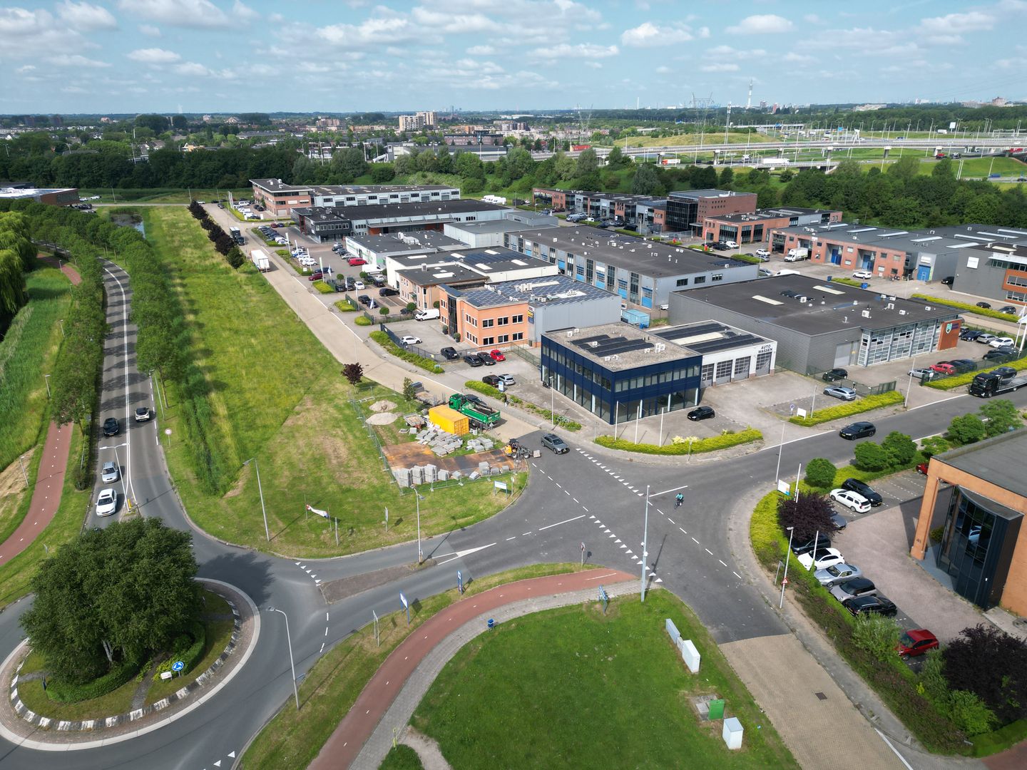 View photo 2 of Bijdorpplein 1