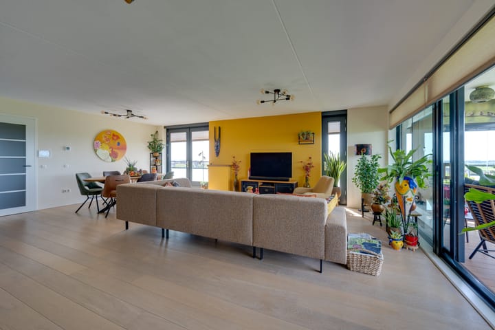 Foto 22 van Bisonstraat 82