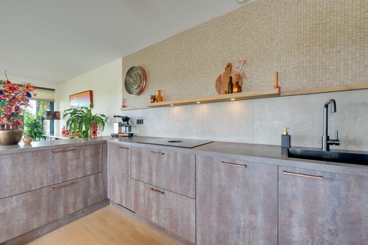 Foto 34 van Bisonstraat 82