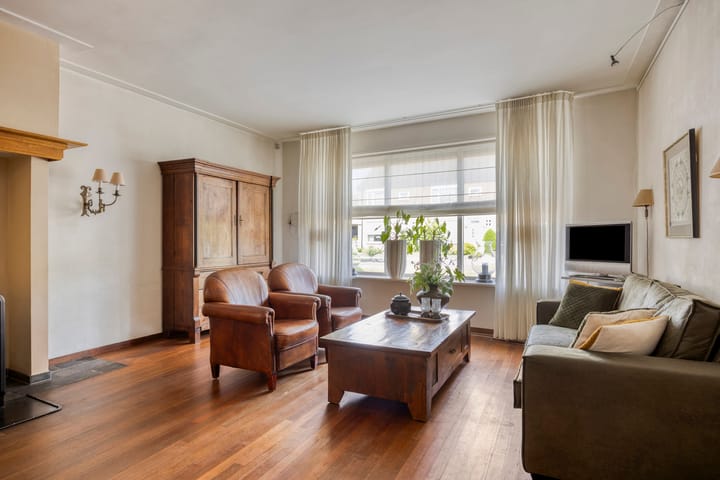 Photo 6 of Gronausestraat 235