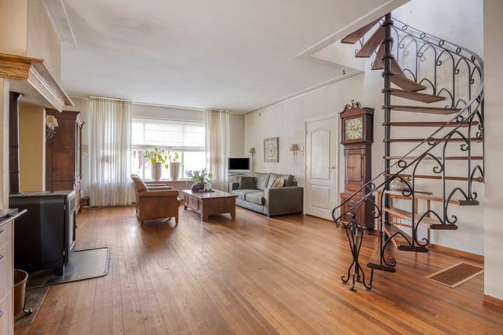 Photo 11 of Gronausestraat 235