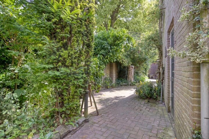 Photo 32 of Gronausestraat 235