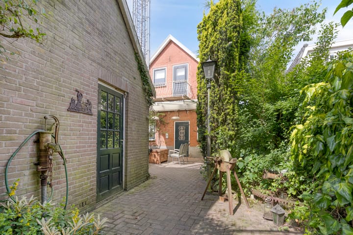 Photo 35 of Gronausestraat 235