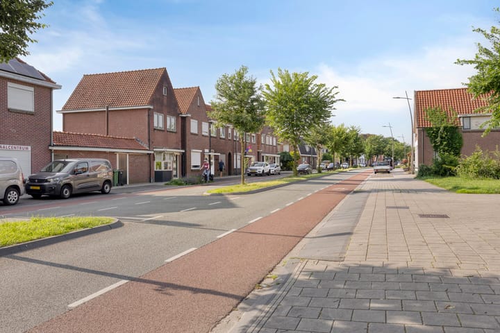 Photo 38 of Gronausestraat 235