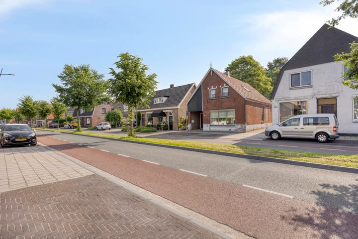 Photo 39 of Gronausestraat 235