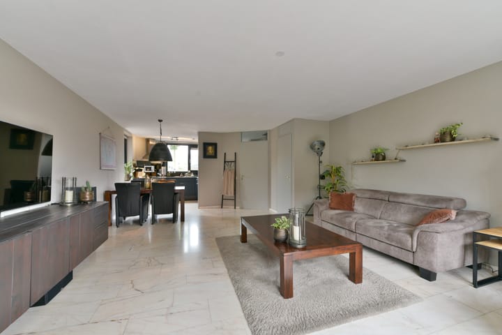 Foto 15 van Frederik van Eedenhove 7