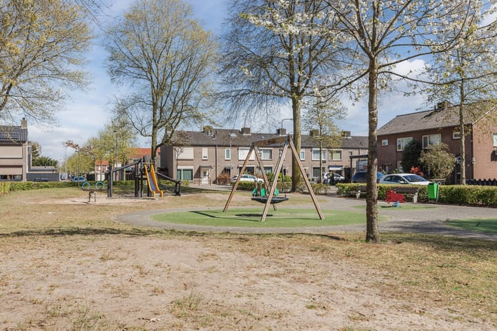 Foto 33 van Burgemeester Ploegmakerslaan 125