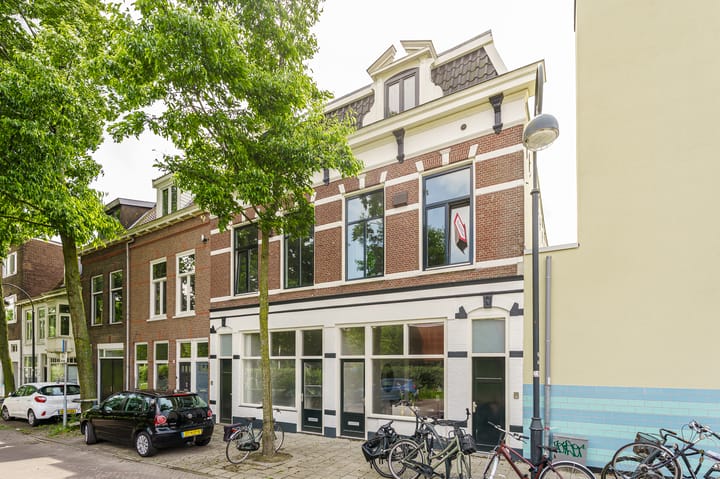 Amsterdamsevaart 8 A