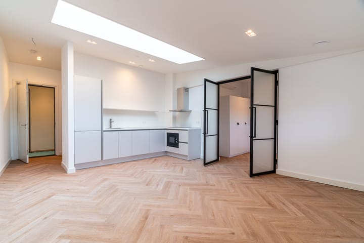 Photo 2 of Van de Spiegelstraat 19-T