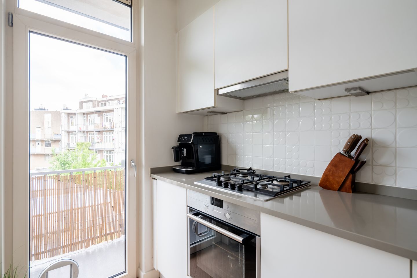 Photo 14 of Spaarndammerstraat 70-2