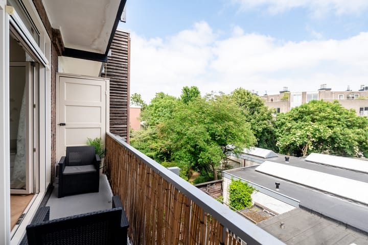 Photo 15 of Spaarndammerstraat 70-2