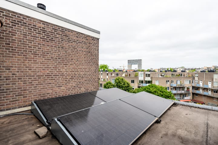 Photo 27 of Spaarndammerstraat 70-2