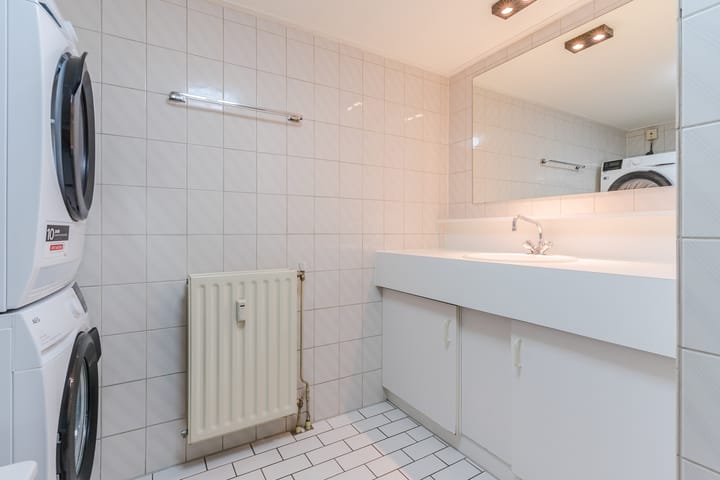 Photo 17 of Heulstraat 63