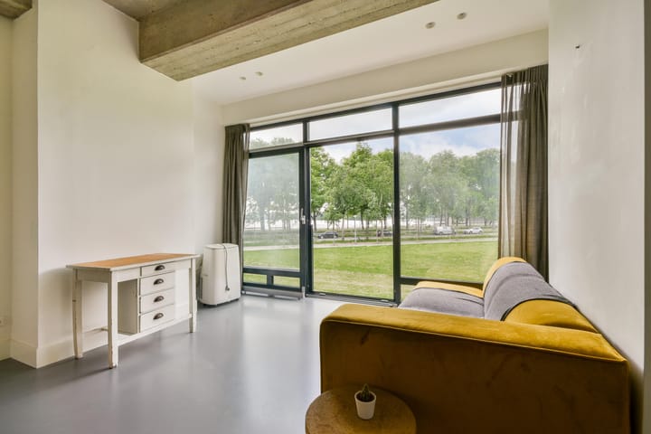 Photo 9 of Burgemeester Hogguerstraat 397-A