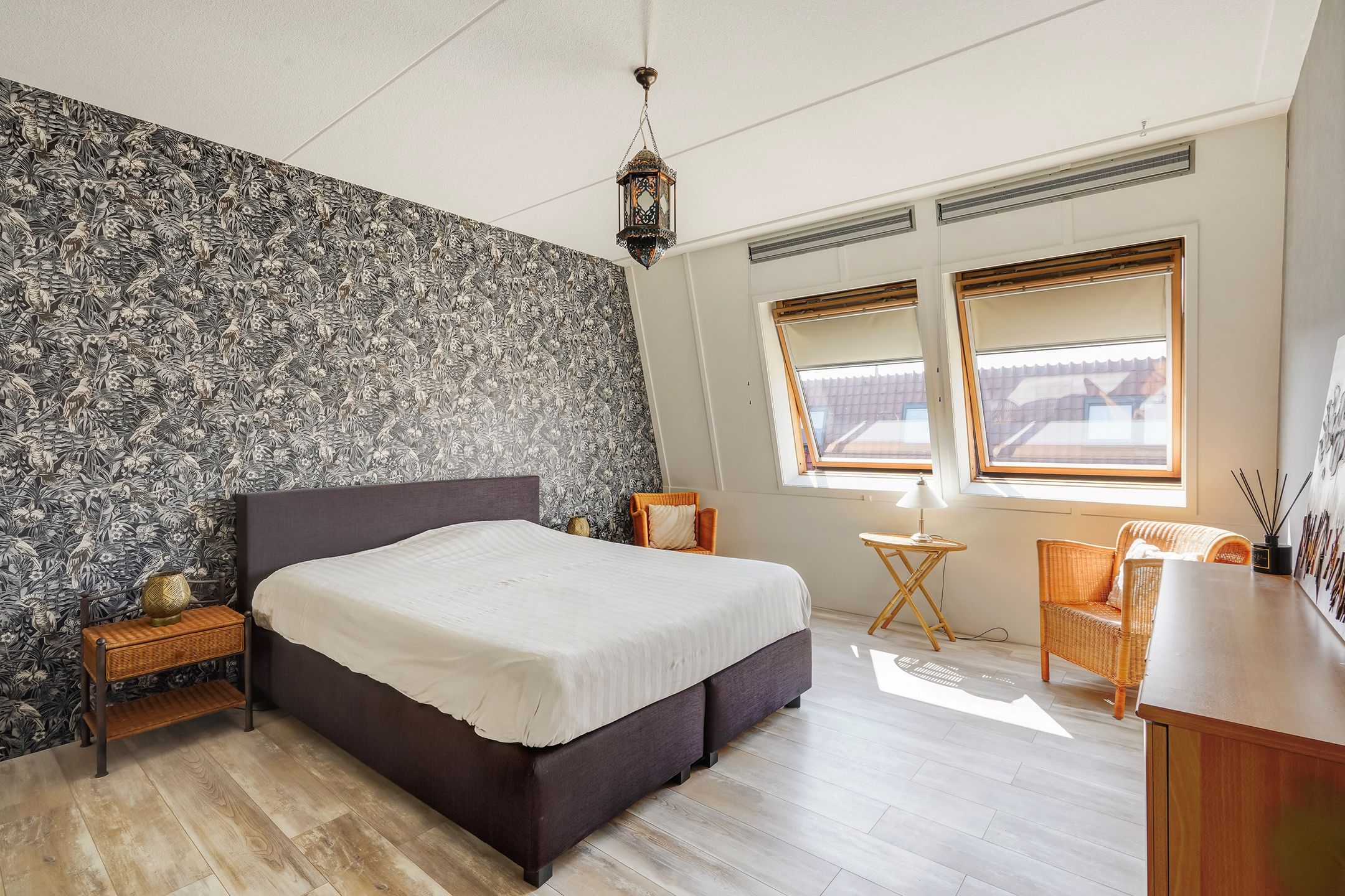 Foto 24 van Tieratesstraat 8