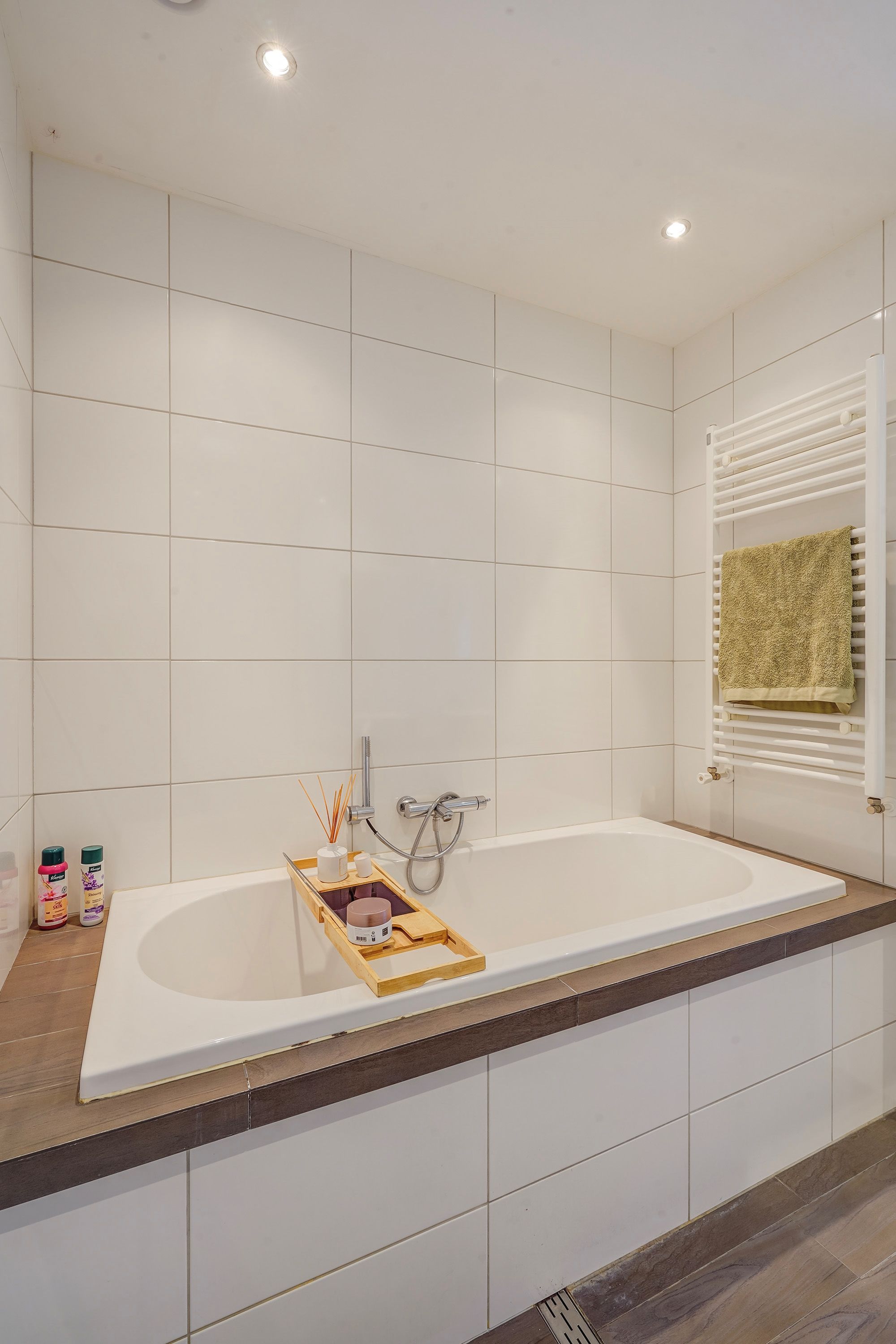 Foto 30 van Tieratesstraat 8