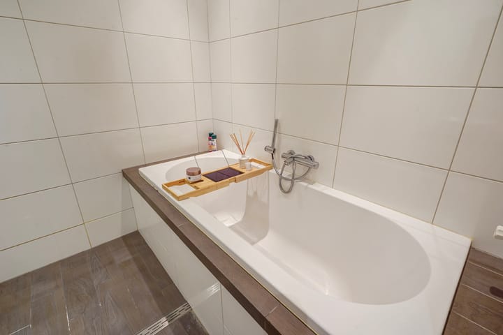 Foto 31 van Tieratesstraat 8