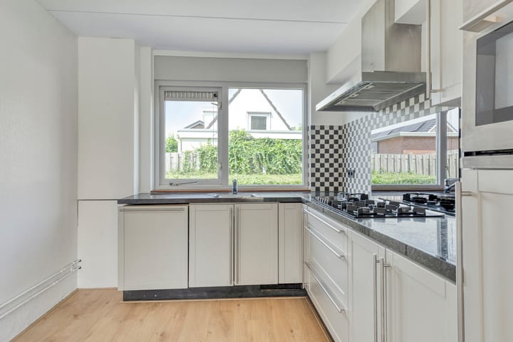 Foto 12 van Emmastraat 4