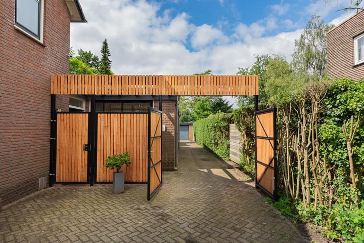 Foto 3 van van Limburg Stirumlaan 4-A