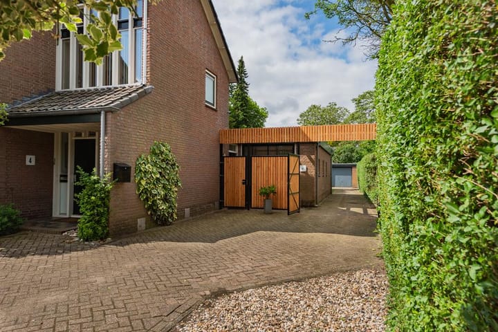 Foto 4 van van Limburg Stirumlaan 4-A