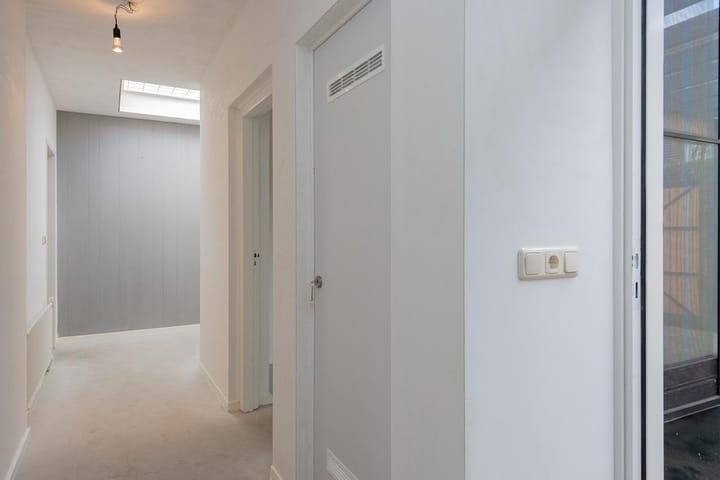 Foto 9 van van Limburg Stirumlaan 4-A