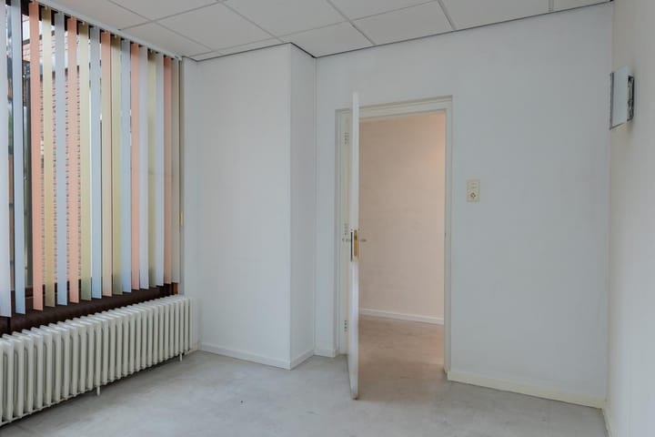 Foto 14 van van Limburg Stirumlaan 4-A